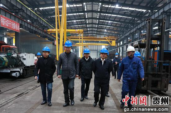 張謙到盤州市開(kāi)展 入村寨進(jìn)社區(qū)走企業(yè)訪群眾 大走訪活動(dòng)